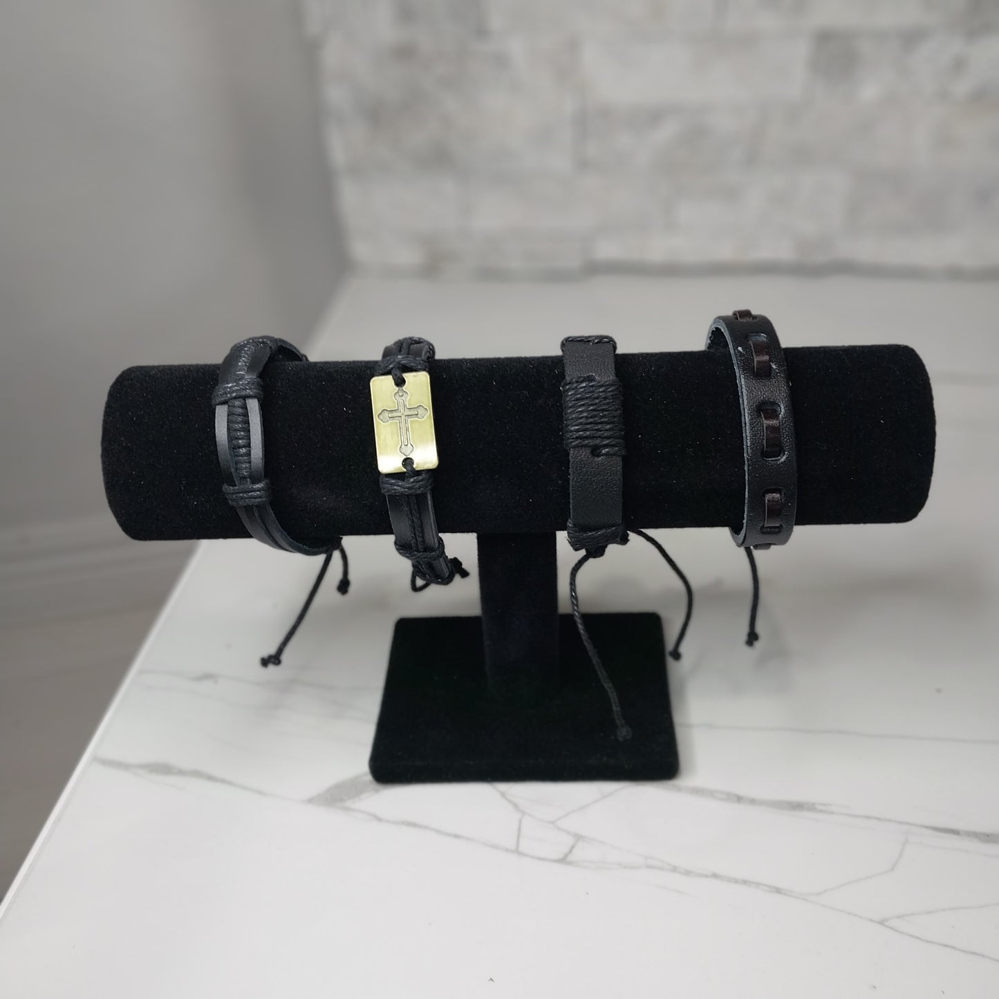 Leather Bracelets for Men or Women 4 Pieces Set Pulseras para hombres o Mujeres BR0009-4