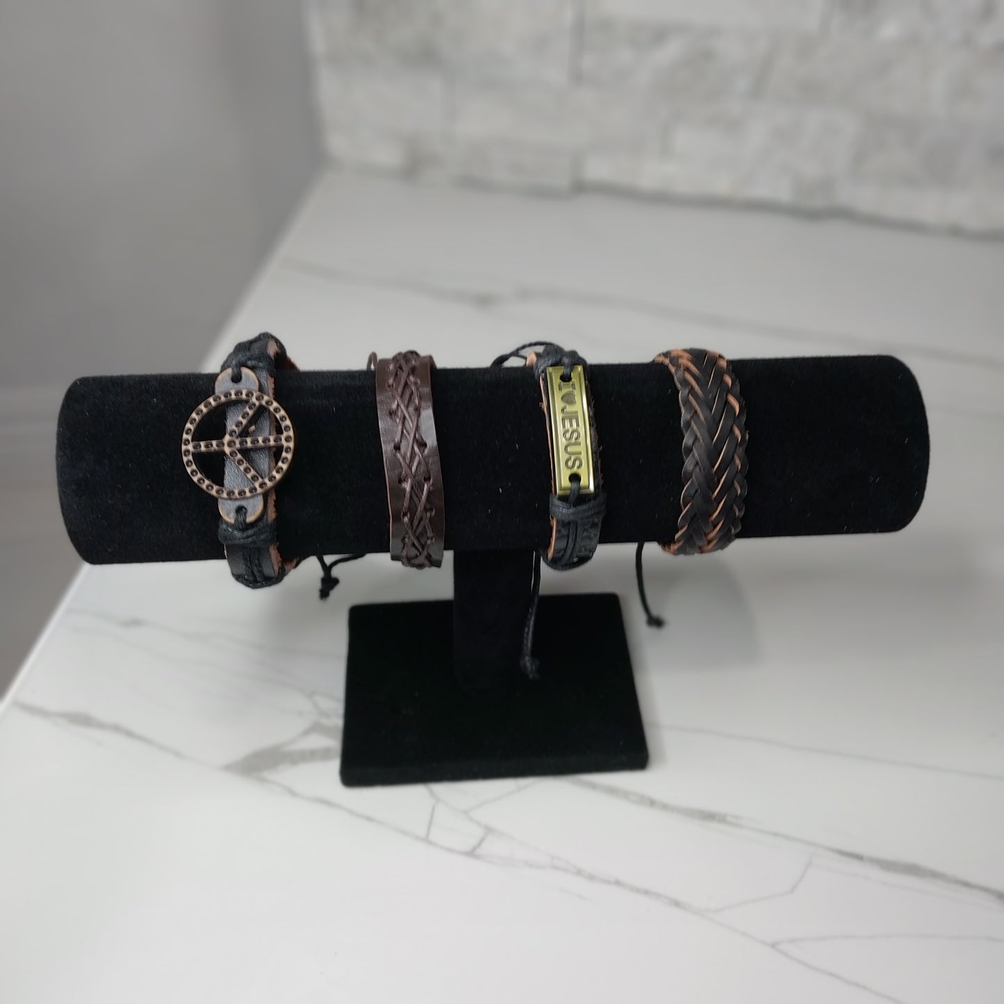 Leather Bracelets for Men or Women 4 Pieces Set Pulseras para hombres o Mujeres BR0023-4