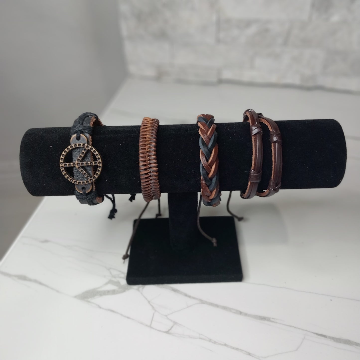Leather Bracelets for Men or Women 4 Pieces Set Pulseras para hombres o Mujeres BR0028-4