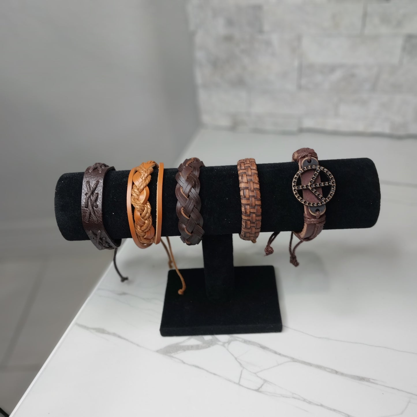Leather Bracelets for Men or Women 5 Pieces Set Pulseras para hombres o Mujeres BR0032-5