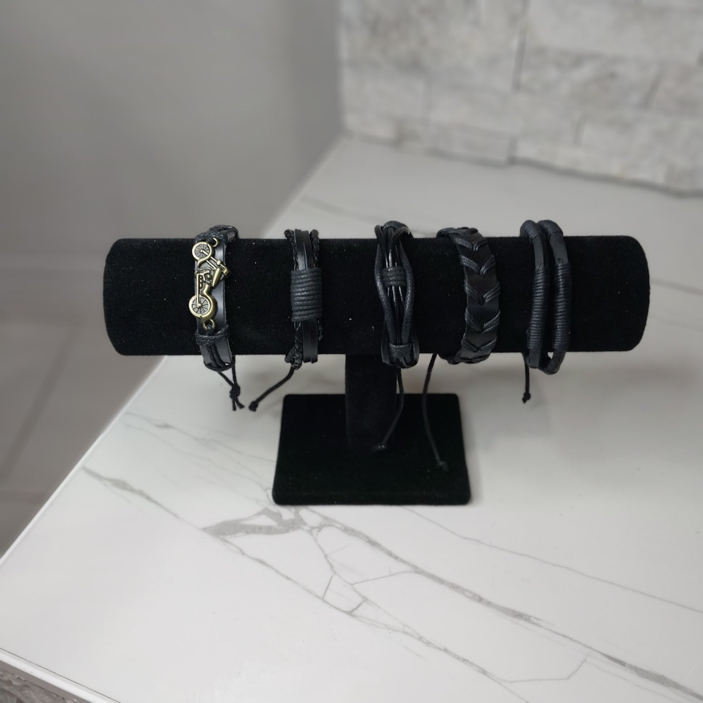 Leather Bracelets for Men or Women 5 Pieces Set Pulseras para hombres o Mujeres Set BR0037-5