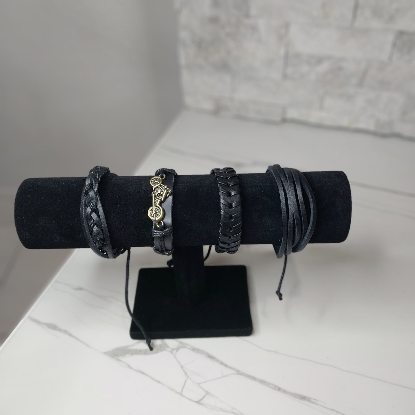 Leather Bracelets for Men or Women 4 Pieces Set Pulseras para hombres o Mujeres BR0042-4