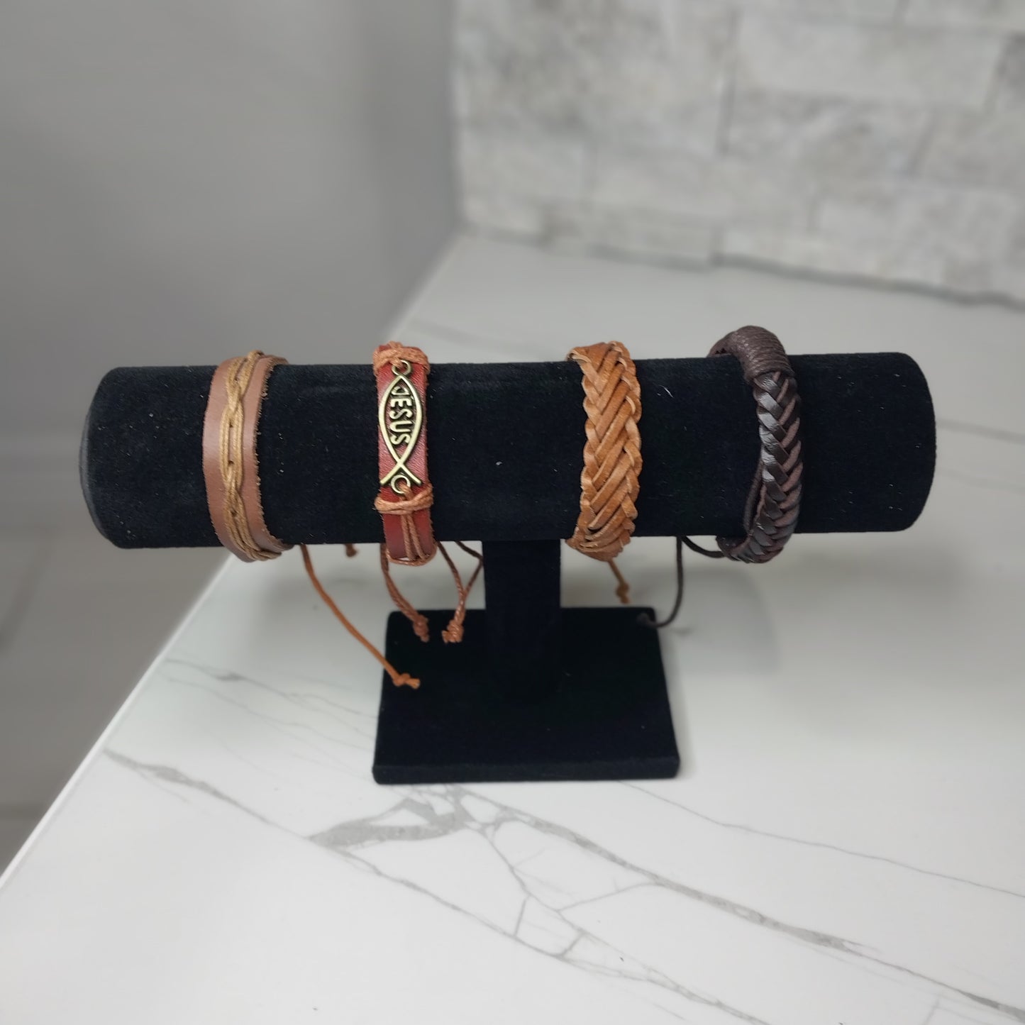 Leather Bracelets for Men or Women 4 Pieces Set Pulseras para hombres o Mujeres BR0045-4