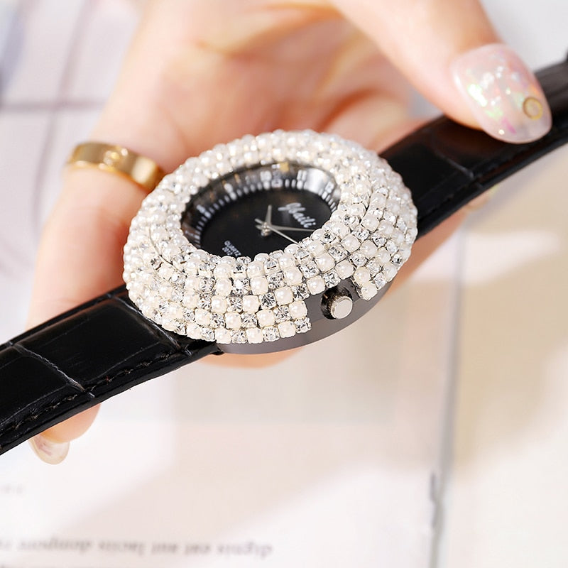 Reloj para Mujeres Women Watch Circle Crystal Black Dial Big Diamond Ladies Wrist Watches Female Leather Strap Fashion Rhinestone Clock