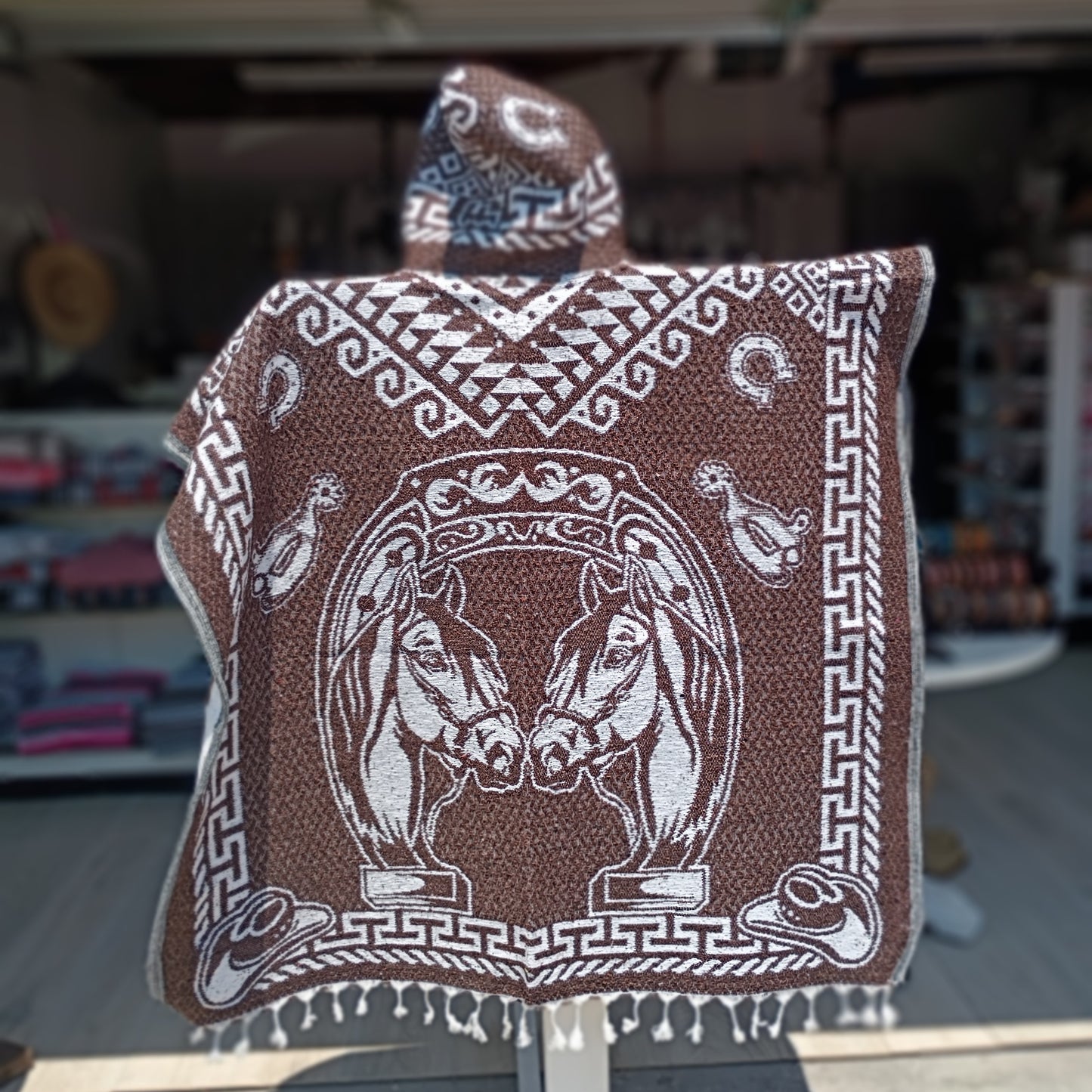 Jorongo Mexicano TM-LMGA005 Gaban con capucha Caballos Horses Design Hooded Mexican Poncho Rear View