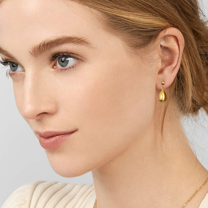 Aretes para mujeres Chic Water Drop Earrings for Women on ear