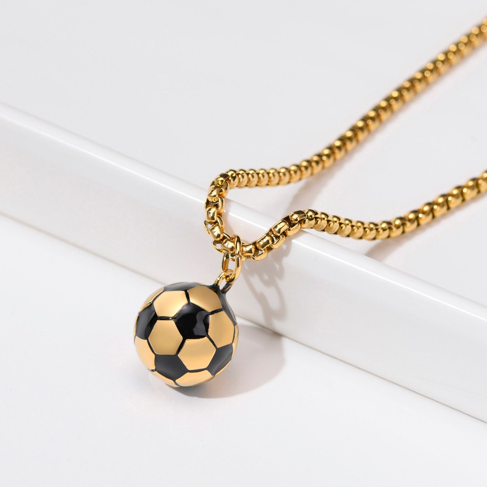 Pendiente y Collar para Hombre 3D Football Necklaces for Men gold and black color